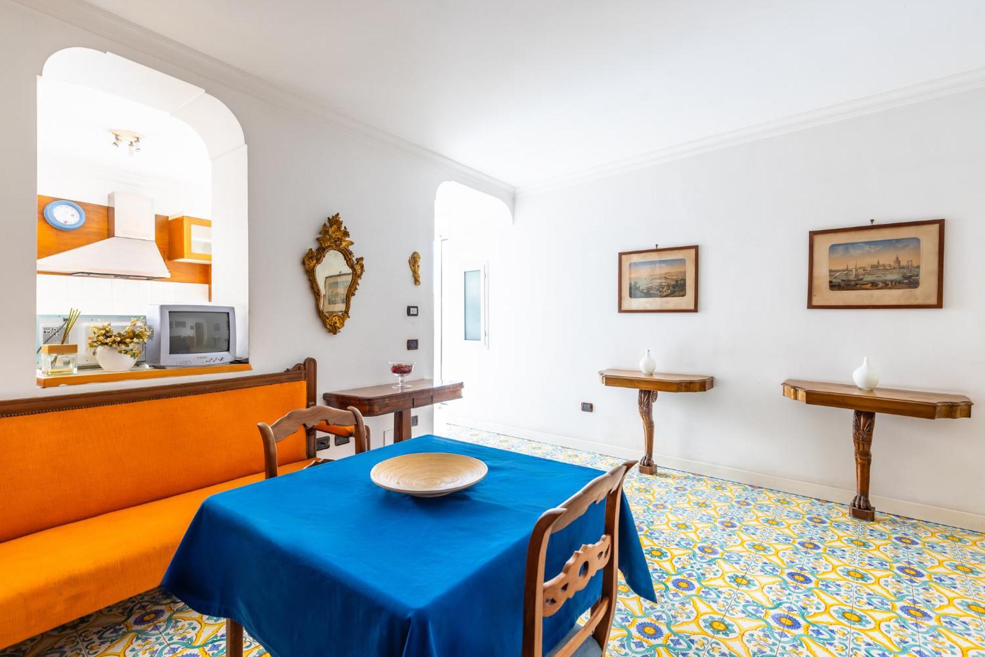 Santa Chiara Charming House With Terrace At Historical Center * Napels