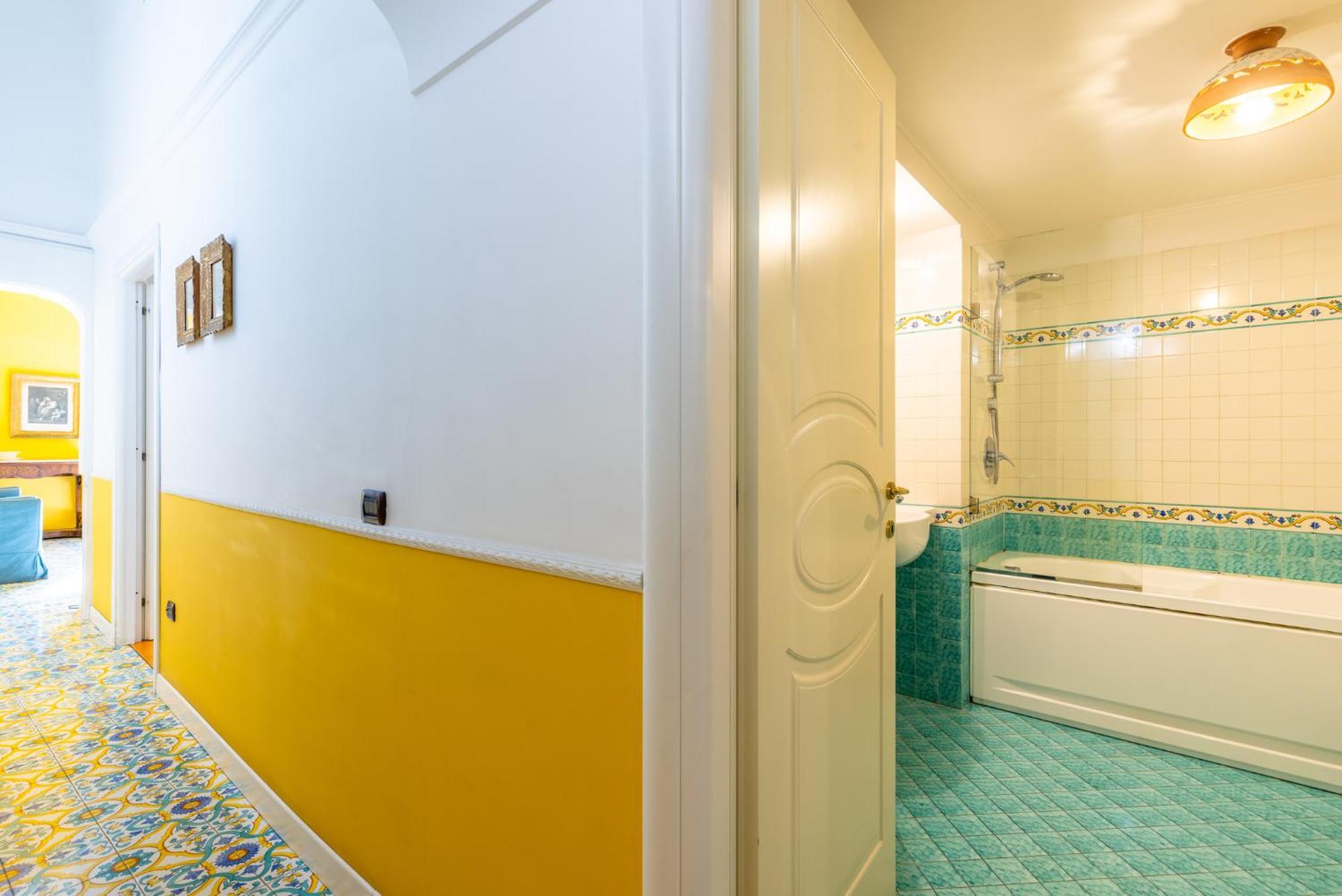 Santa Chiara Charming House With Terrace At Historical Center Naples
