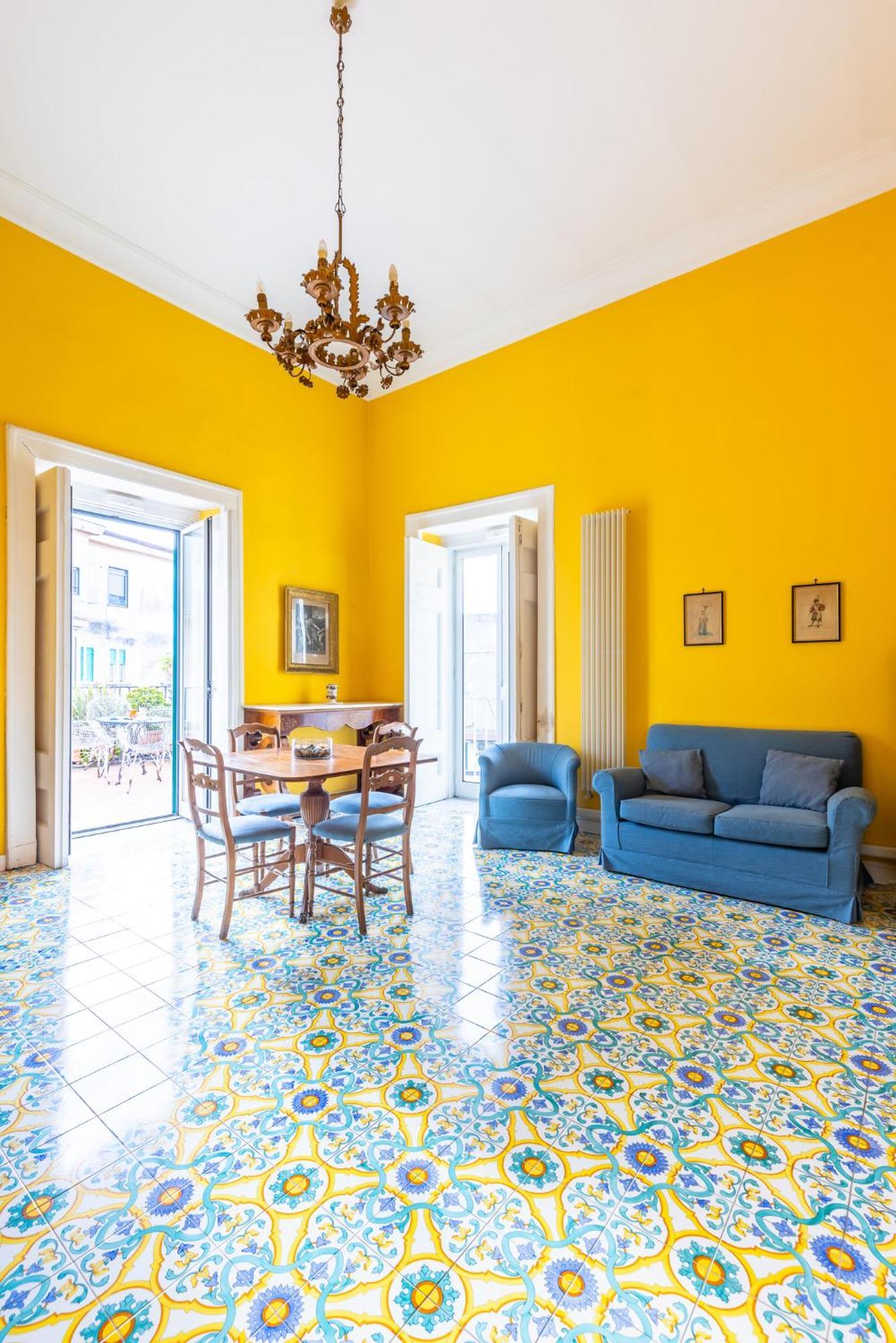 Santa Chiara Charming House With Terrace At Historical Center Appartement Napels