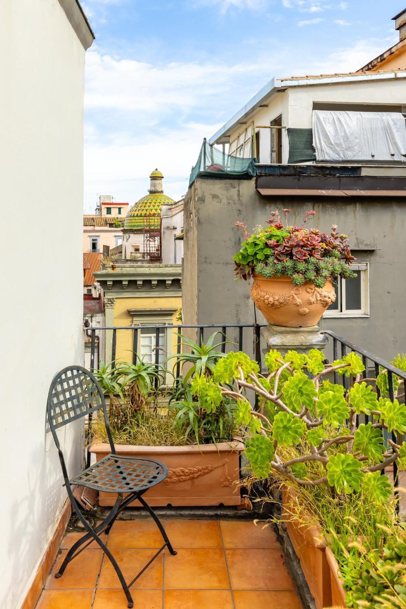 Santa Chiara Charming House With Terrace At Historical Center Appartement