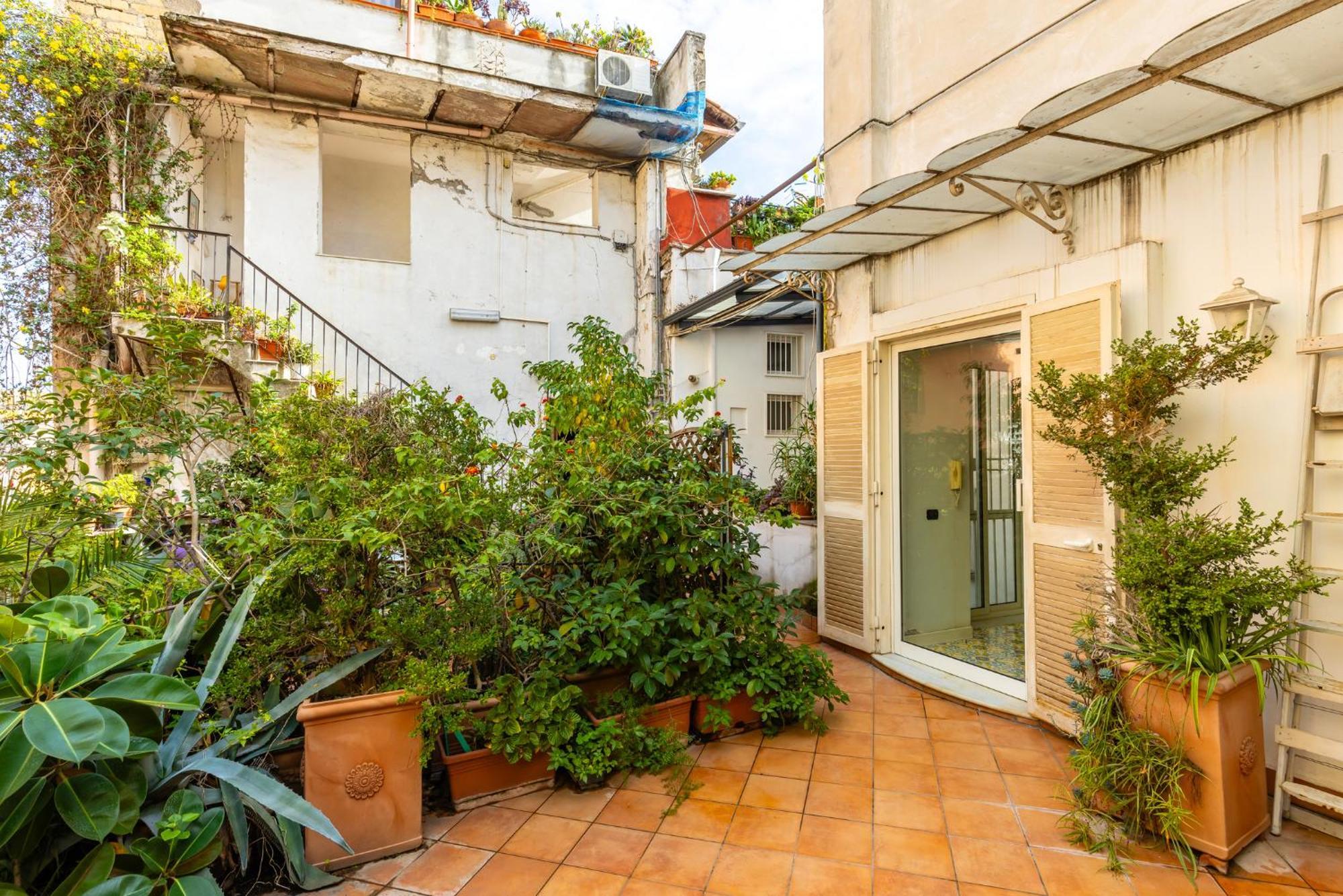 Santa Chiara Charming House With Terrace At Historical Center Appartement *