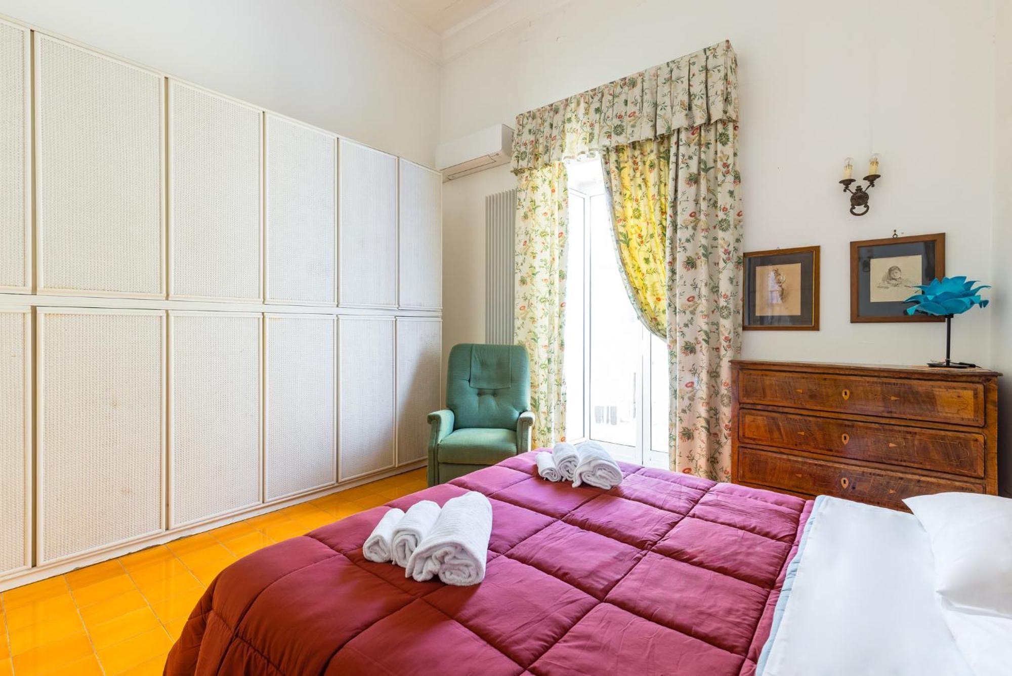 Santa Chiara Charming House With Terrace At Historical Center Appartement