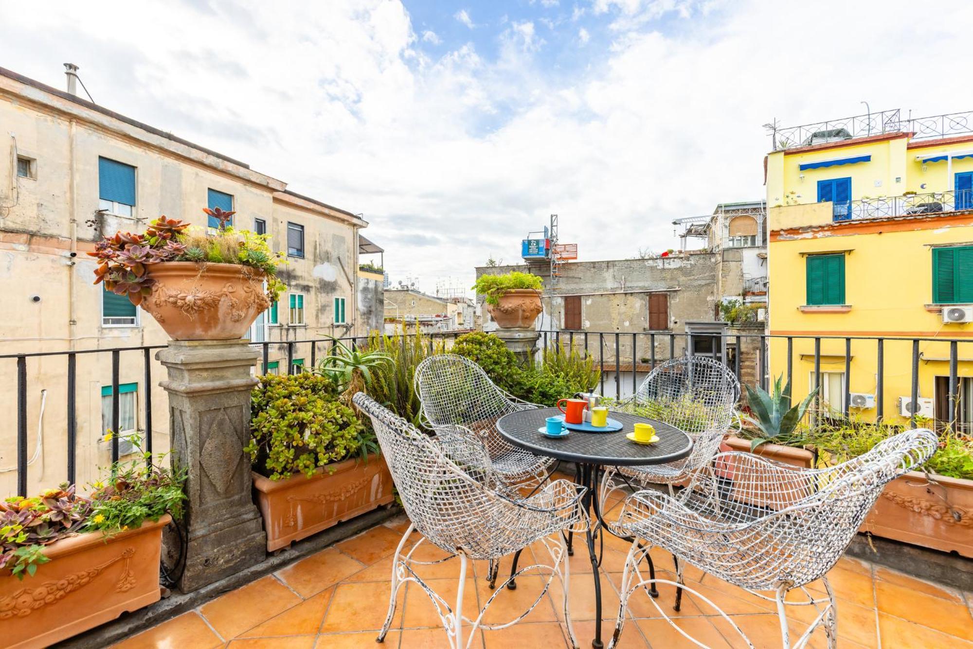 Santa Chiara Charming House With Terrace At Historical Center Appartement Napels