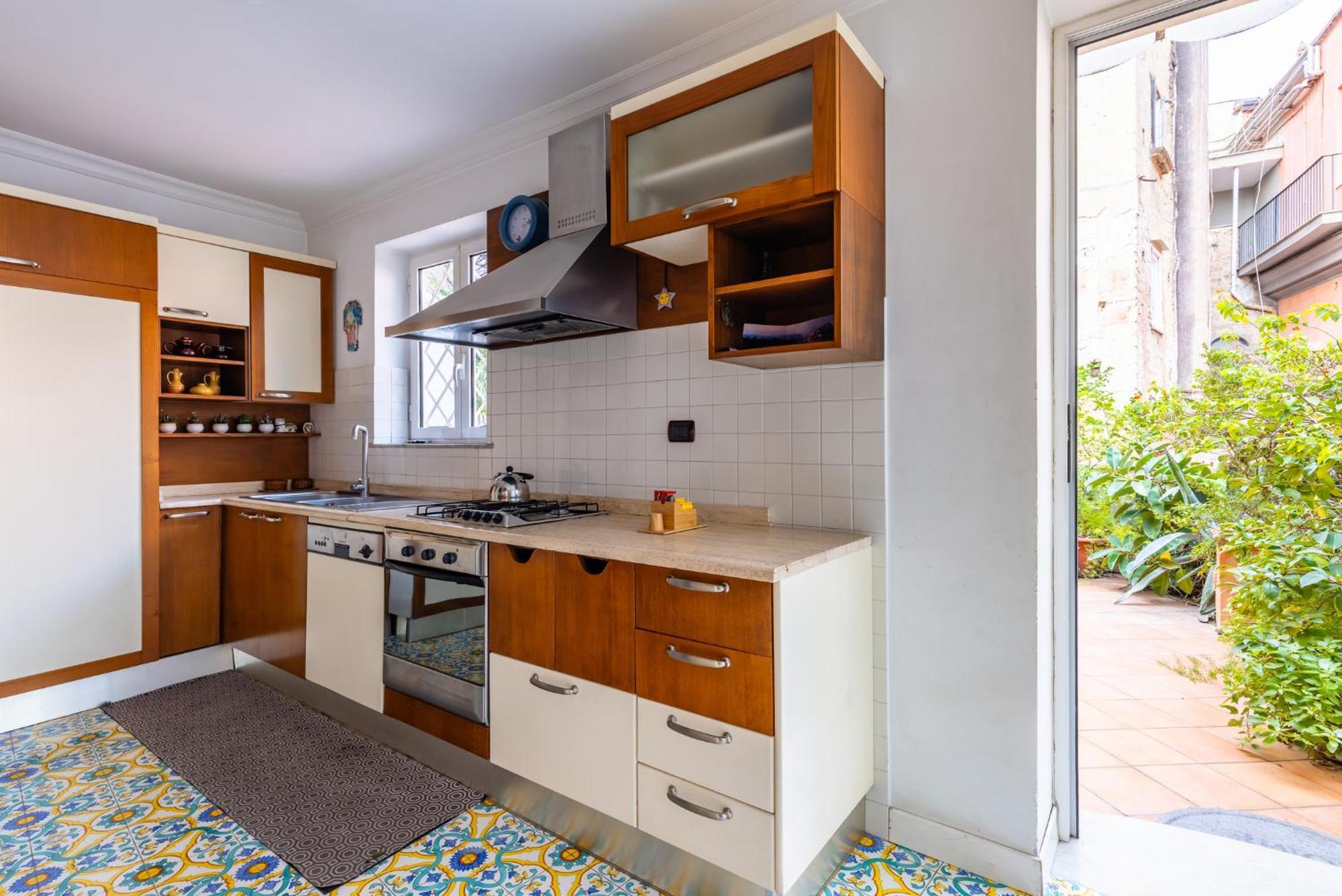 Santa Chiara Charming House With Terrace At Historical Center Appartement